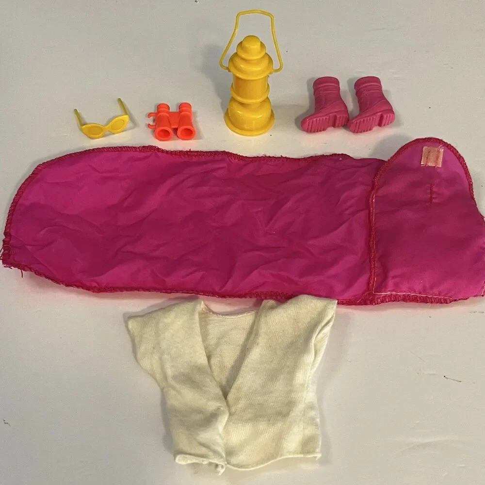 Vintage 1993 Mattel “Camp Barbie” #11074 Fashion Lot 6 Piece Set